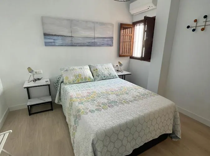 Luz De La Caleta * كاديز